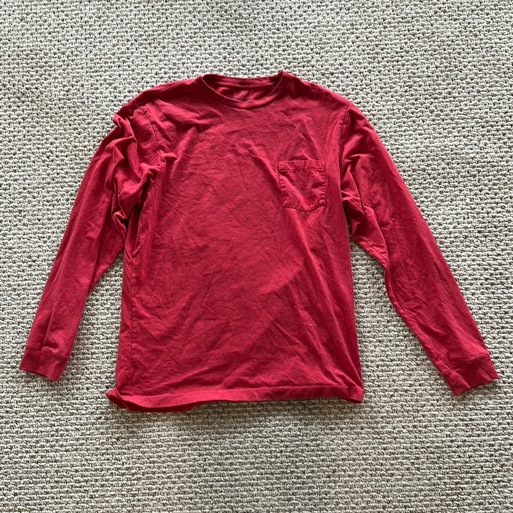 Men’s vineyard vines long sleeve red shirt. Size medium